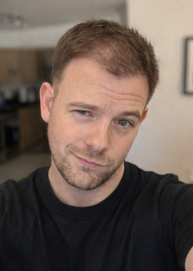 Side-by-side comparison of a man with a neutral expression and another giving a thumbs-up.